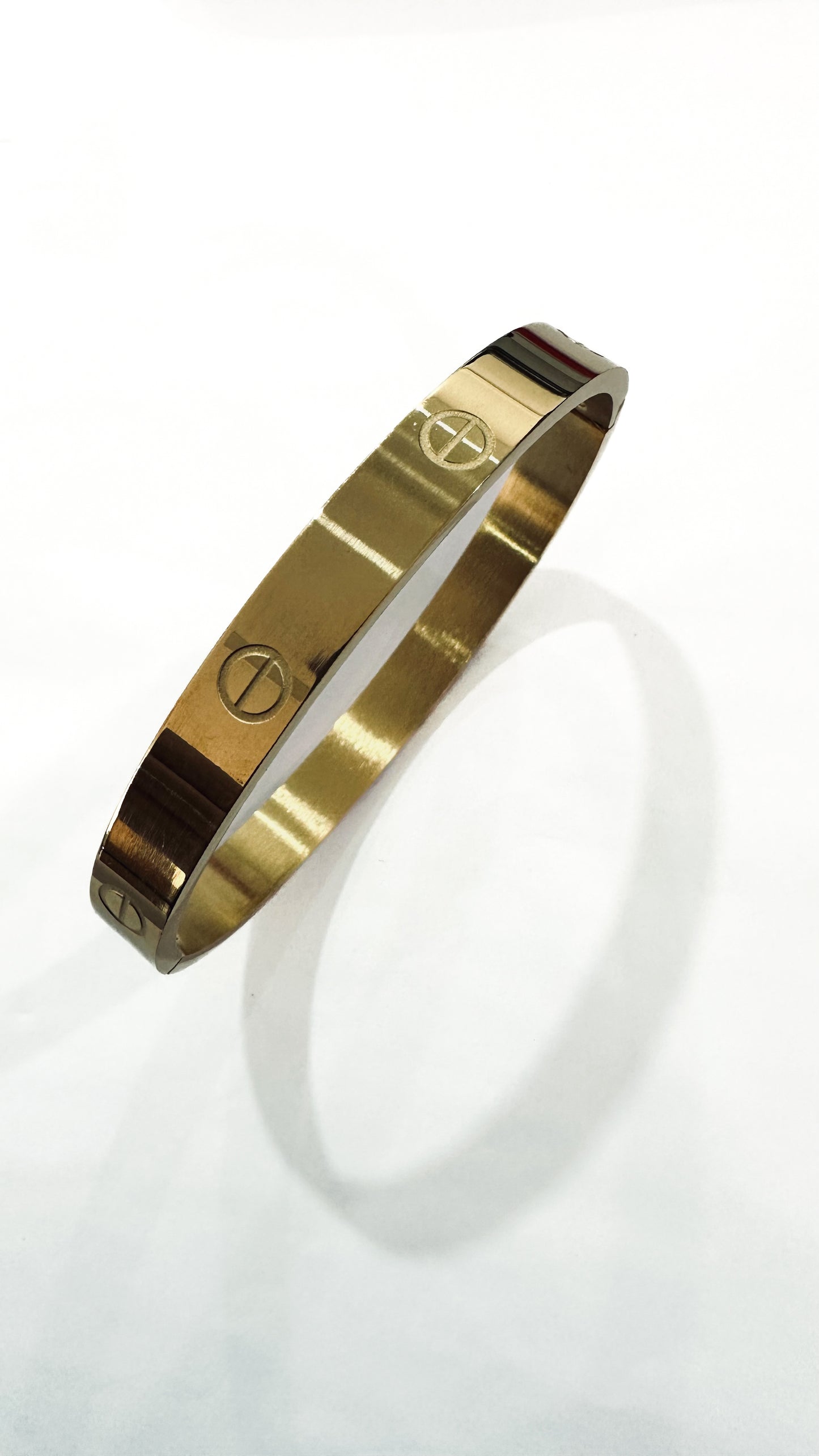 GLOSSY GOLDEN BRACELET